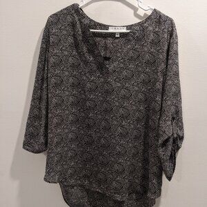 Chaus New York Women's V Neck Short Sleeved Blouse Black/White Dot Print Sz L